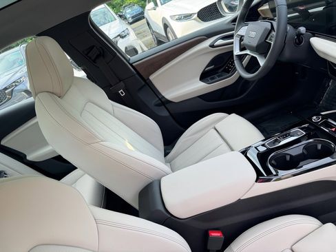 New 2025 Audi A6 e-tron Premium Plus image 21