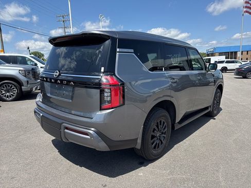 Used 2025 Nissan Armada SV AWD/4WD image 5