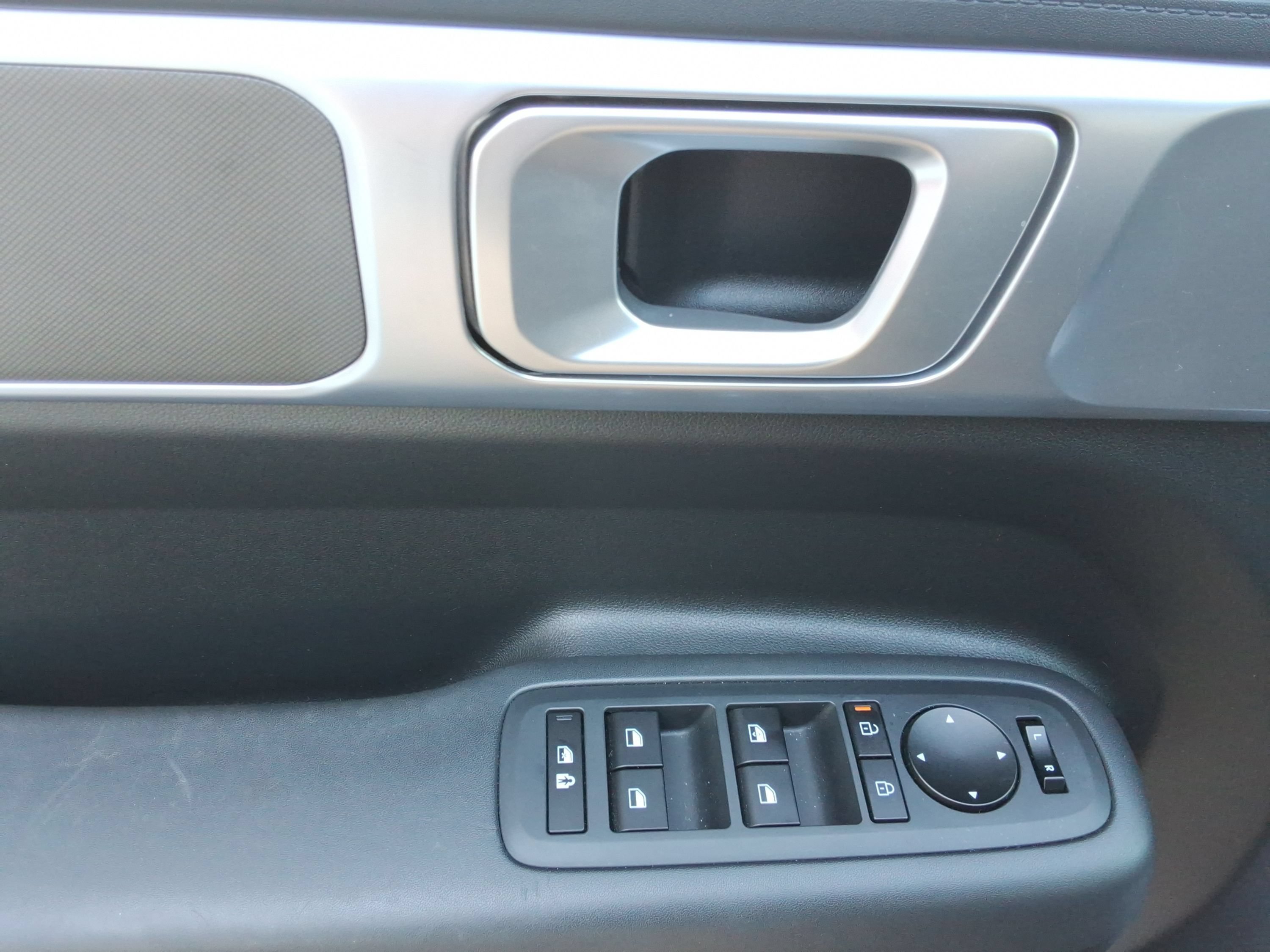 Used 2024 Hyundai Santa Fe SE AWD/4WD image 38