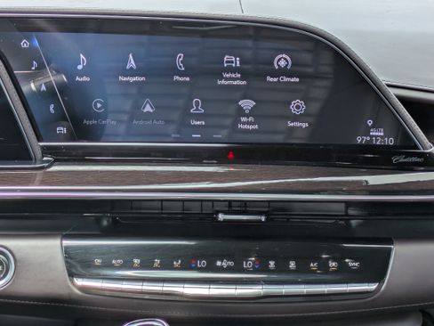 Used 2022 Cadillac Escalade Premium Luxury Platinum AWD/4WD image 19