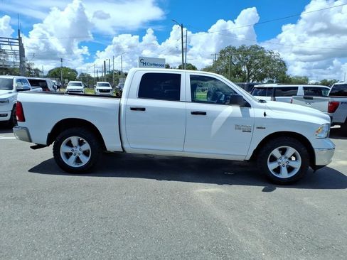 Used 2022 RAM 1500 Classic SLT AWD/4WD image 8