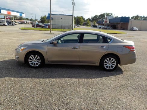 Used 2015 Nissan Altima 2.5 S w/ Power Driver Seat Package image 2