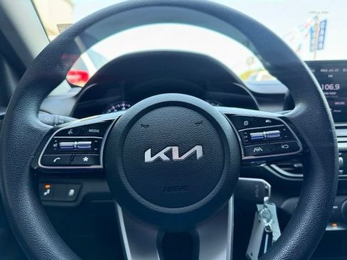 Used 2023 Kia Forte LXS w/ LXS Technology Package FWD image 24