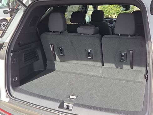 New 2026 Chevrolet Traverse LT w/ Sun and Wheel Package image 6