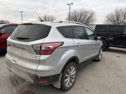 Used 2017 Ford Escape Titanium image 3
