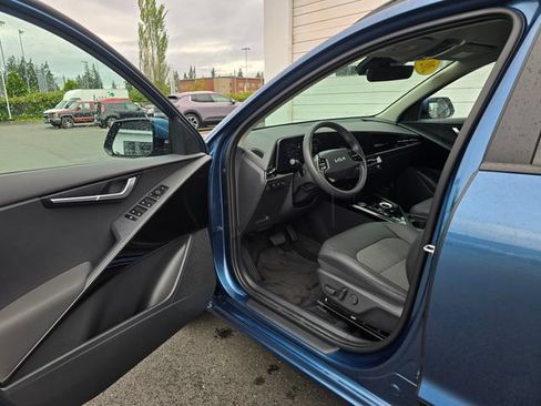 Certified 2024 Kia Niro Wind w/ Wind Preserve Package FWD image 21