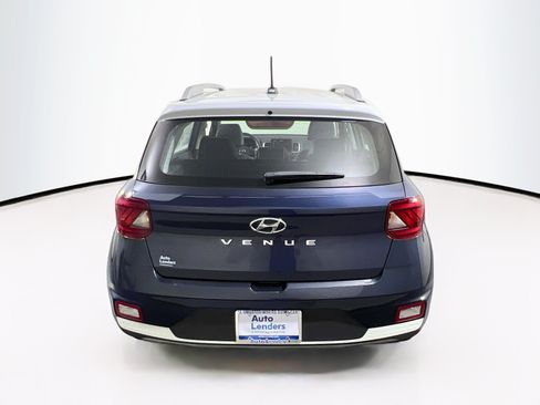 Used 2023 Hyundai Venue Limited FWD image 6