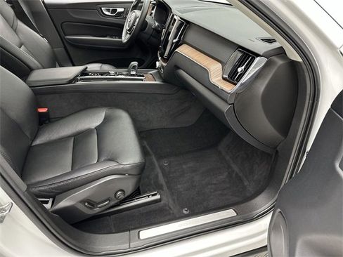 Certified 2022 Volvo XC60 T8 Inscription Expression image 25
