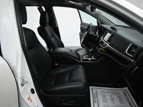 Used 2019 Toyota Highlander Limited AWD/4WD image 27