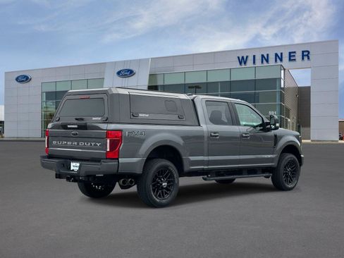Used 2022 Ford F250 Lariat w/ Black Appearance Package AWD/4WD image 4