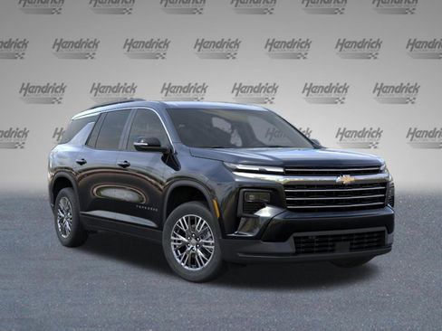 New 2026 Chevrolet Traverse LT FWD image 2