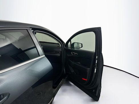 Used 2025 Kia Sportage LX FWD image 29