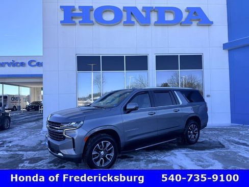 Used 2022 Chevrolet Suburban LT w/ Luxury Package image 1