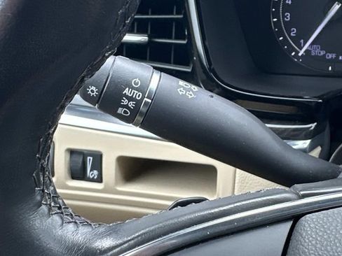 Used 2019 Cadillac XT5 FWD image 24