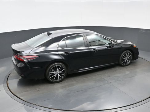 Used 2024 Toyota Camry SE FWD image 40