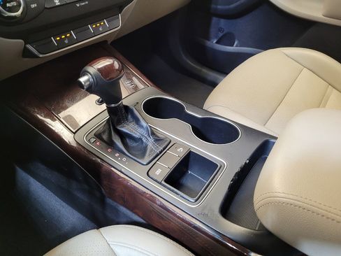 Used 2017 Kia Sorento EX w/ EX V6 Premium Package image 26