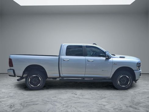 Used 2026 RAM 2500 Laramie AWD/4WD image 8