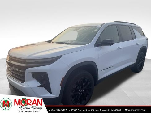 Used 2024 Chevrolet Traverse LT w/ Midnight/Sport Edition FWD image 3