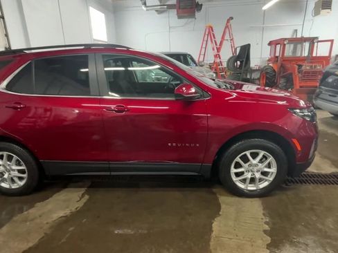 Used 2024 Chevrolet Equinox LT AWD/4WD image 4