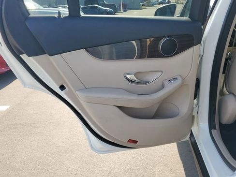 Used 2021 Mercedes-Benz GLC 300 image 11