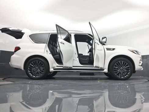 Used 2024 INFINITI QX80 Sensory AWD/4WD image 7