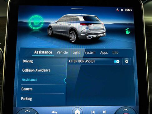 Used 2025 Mercedes-Benz GLC 300 4MATIC image 35