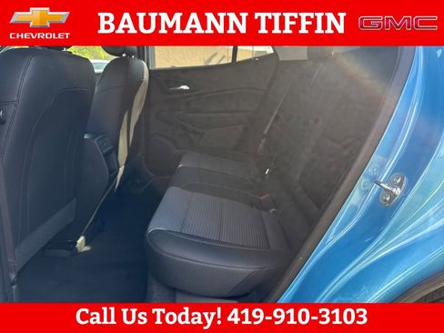 Used 2025 Chevrolet Trax LT w/ LT Convenience Package FWD image 24
