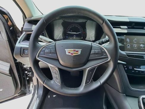 Used 2019 Cadillac XT5 Premium Luxury FWD image 40