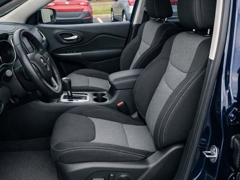 Used 2016 Jeep Cherokee Latitude w/ Cold Weather Group image 4