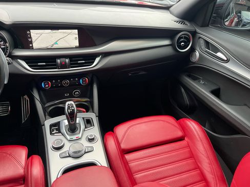 Used 2023 Alfa Romeo Stelvio Veloce image 37