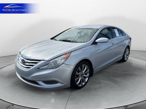 Used 2013 Hyundai Sonata SE image 1