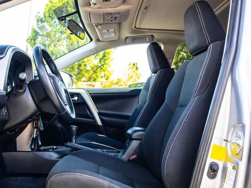 Used 2016 Toyota RAV4 XLE FWD image 11