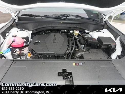 Certified 2025 Kia Sorento S w/ Panoramic Sunroof Package image 17