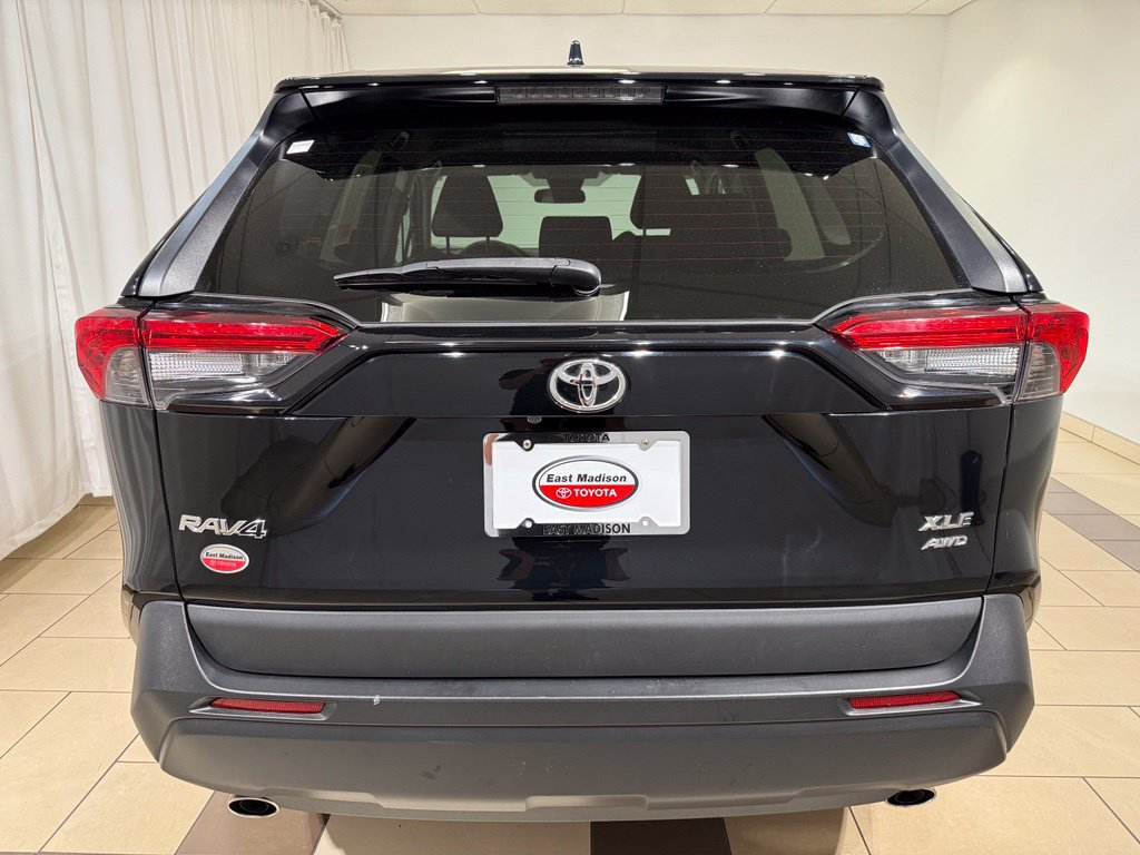 Used 2020 Toyota RAV4 XLE w/ All Weather Liner Package AWD/4WD image 4