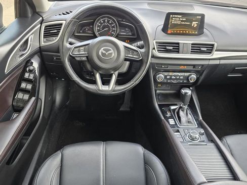 Used 2018 MAZDA MAZDA3 Touring image 11