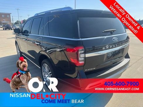 Used 2023 Ford Expedition Platinum AWD/4WD image 3