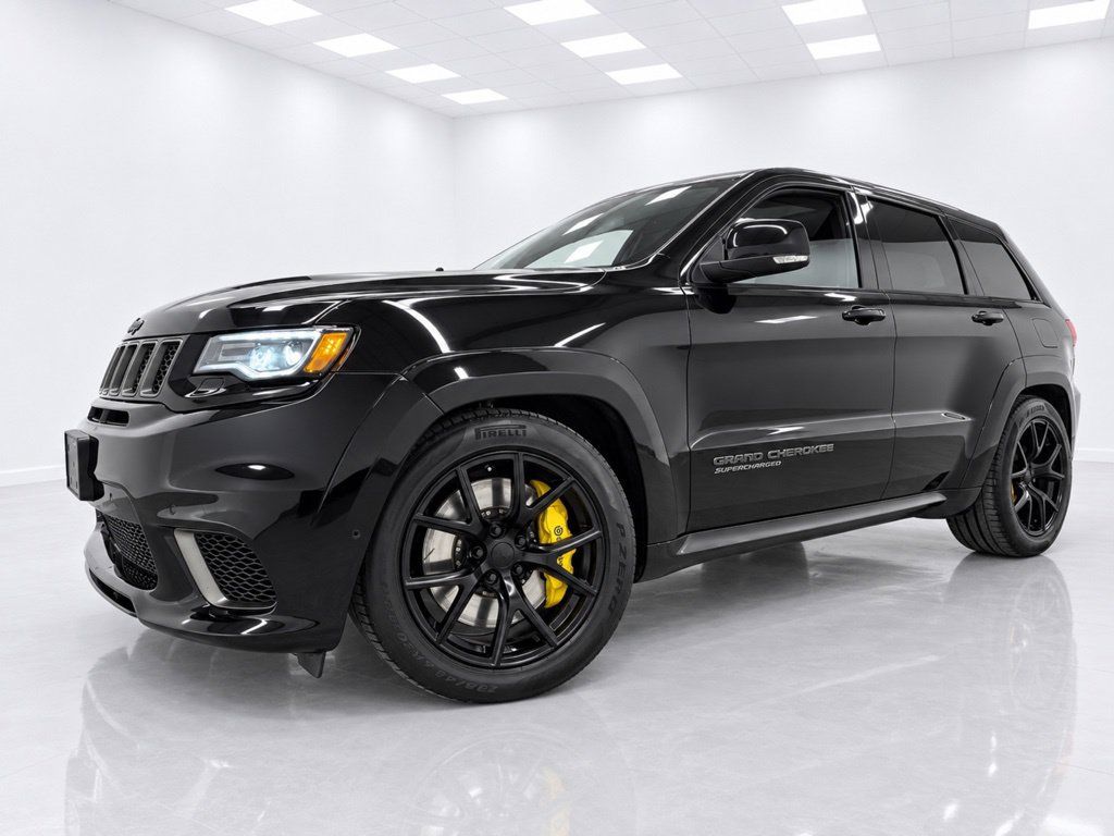 Used 2018 Jeep Grand Cherokee Trackhawk AWD/4WD image 4