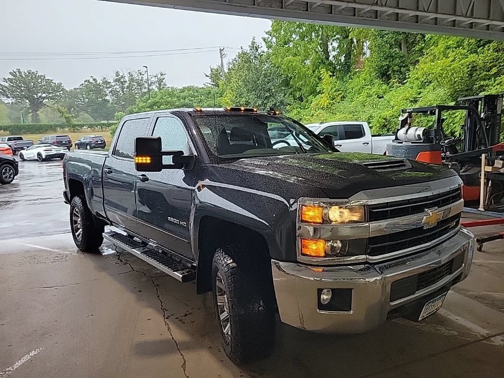 Used 2019 Chevrolet Silverado 3500 LT w/ LT Convenience Package AWD/4WD image 5