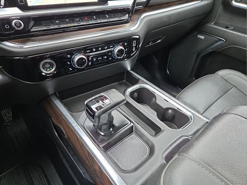 Used 2023 GMC Sierra 1500 SLT w/ SLT Convenience Package image 25