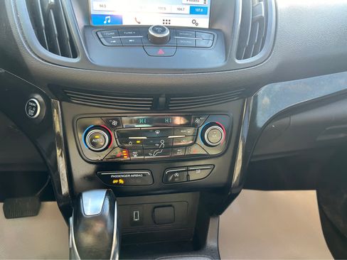 Used 2019 Ford Escape SEL image 23