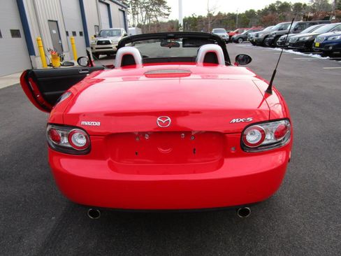 Used 2007 MAZDA MX-5 Miata Grand Touring w/ Premium Pkg image 11