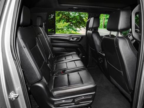 Used 2024 Chevrolet Suburban Z71 w/ Luxury Package AWD/4WD image 52