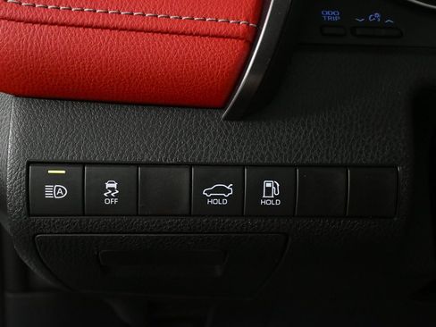 Used 2019 Toyota Camry XSE image 9