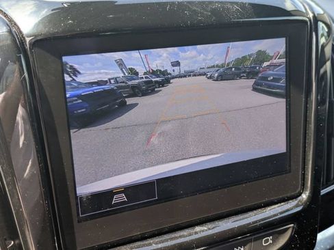 Used 2022 Chevrolet Traverse LT FWD image 23
