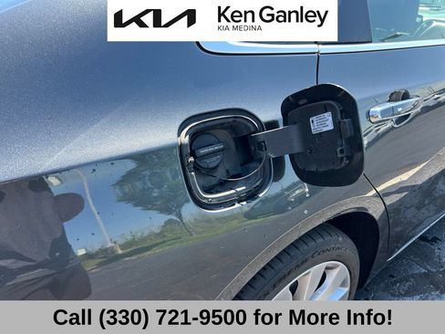 Used 2016 Chevrolet Malibu Premier w/ Driver Confidence Package II FWD image 50