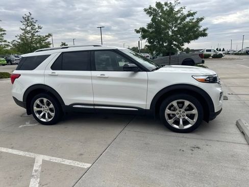 Used 2020 Ford Explorer Platinum w/ Premium Technology Package AWD/4WD image 3