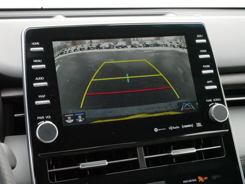 Used 2020 Toyota Avalon Limited image 31