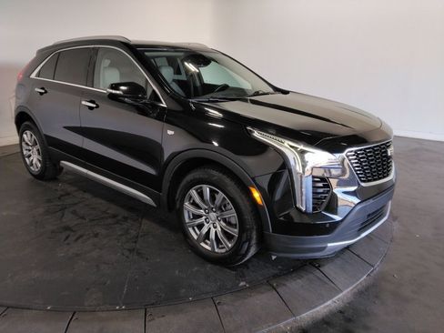 Used 2023 Cadillac XT4 Premium Luxury image 4