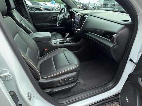 Used 2023 Chevrolet Traverse Premier w/ Redline Edition AWD/4WD image 19
