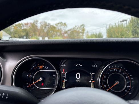 Used 2021 Jeep Wrangler Willys image 12